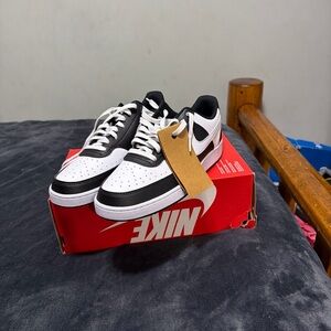 Nike court vision low